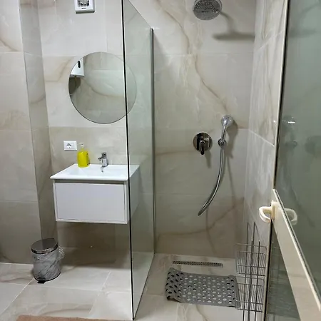Drini Nr 1 * Tirana